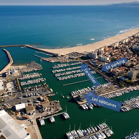 Voilier A Quai Au Calme Hotel Canet-en-Roussillon Luaran gambar